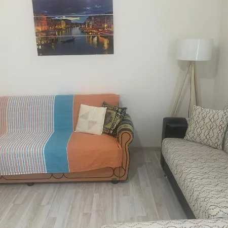 A House Where Whit Pleasure In The Center Of The Апартаменты *